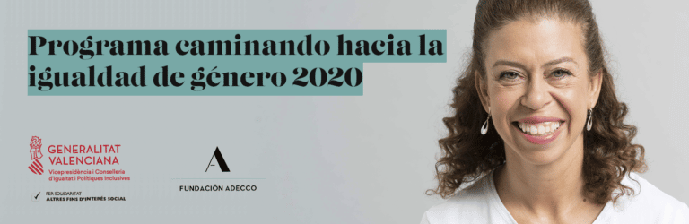 imagen de una mujer de mediana edad sonriendo