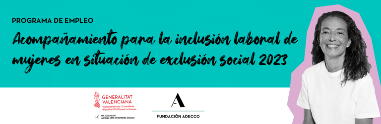 Mujer blanca de mediana edad sonriendo. Programa de empleo para mujeres en riesgo de exclusión.