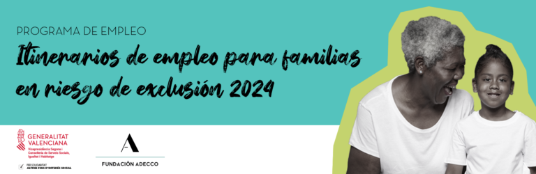 Programa itinerarios de empleo para familias en riesgo de exclusión. En la imagen, una mujer de mediana edad sonriendo a cámara junto a una niña.